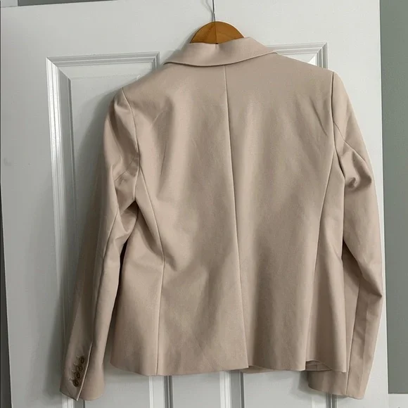 Ann Taylor Beige Suit Set- Blazer size 4, Pants size 0 - Picture 4 of 7